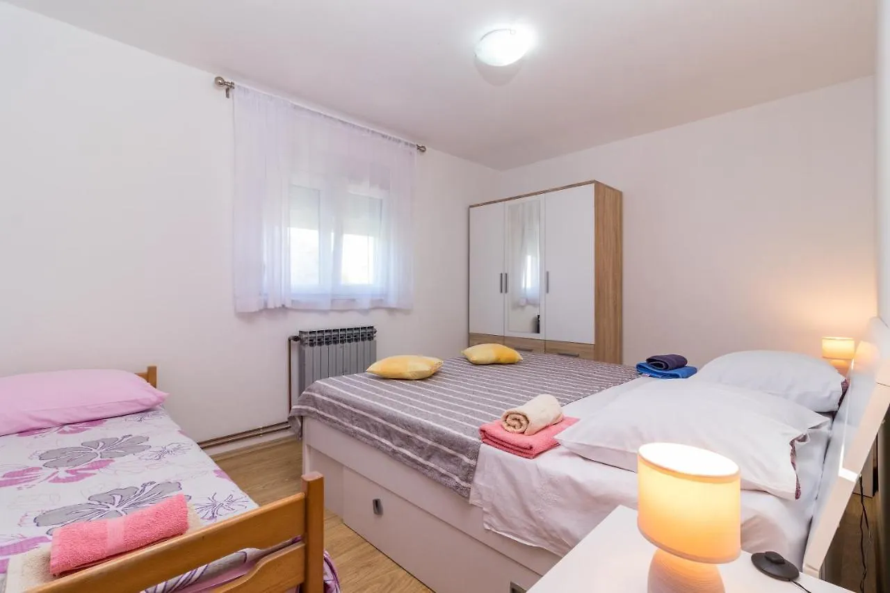 Apartments Kendel Fažana クロアチア