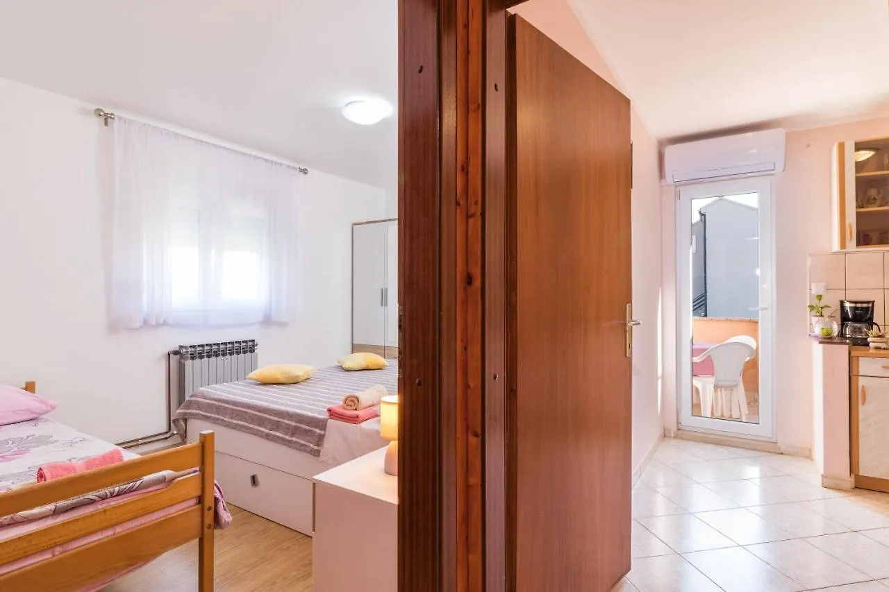 Apartments Kendel Fažana 0*,  クロアチア